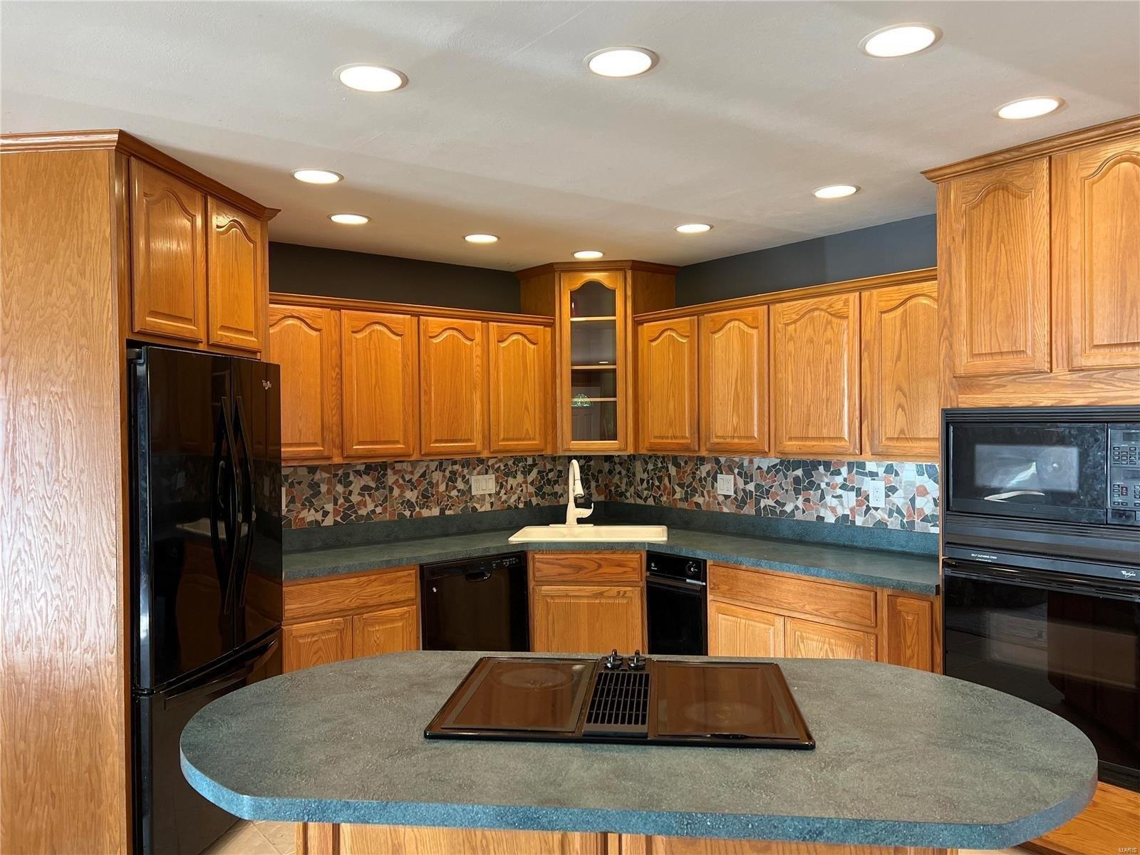 W Elm Pl, Arnold, MO 63010