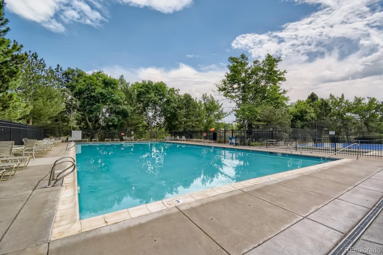 W Crestline Dr, Littleton, CO 80127