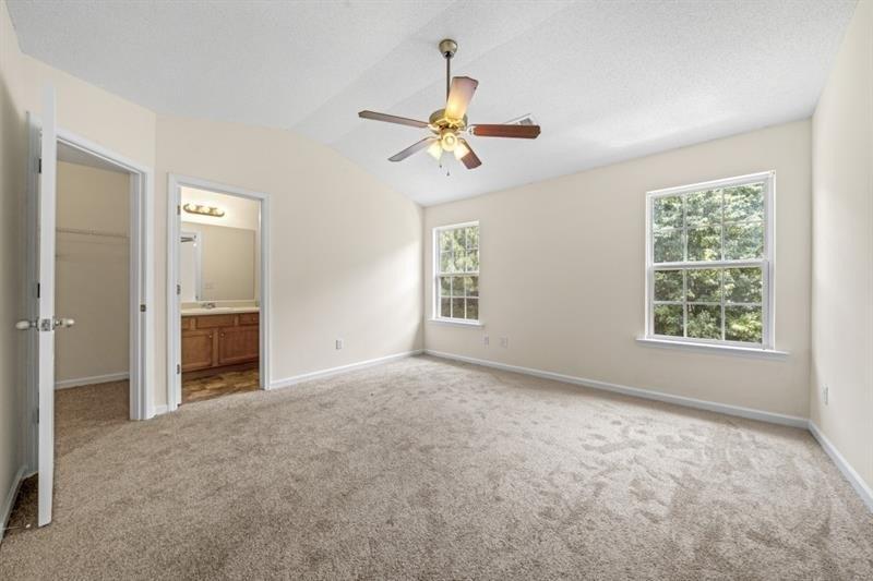 Mountain Cir, Riverdale, GA 30274