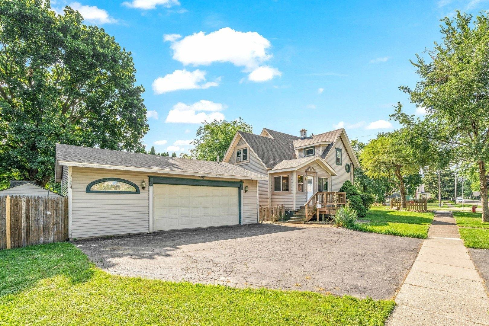 N Brown St, Genoa, IL 60135