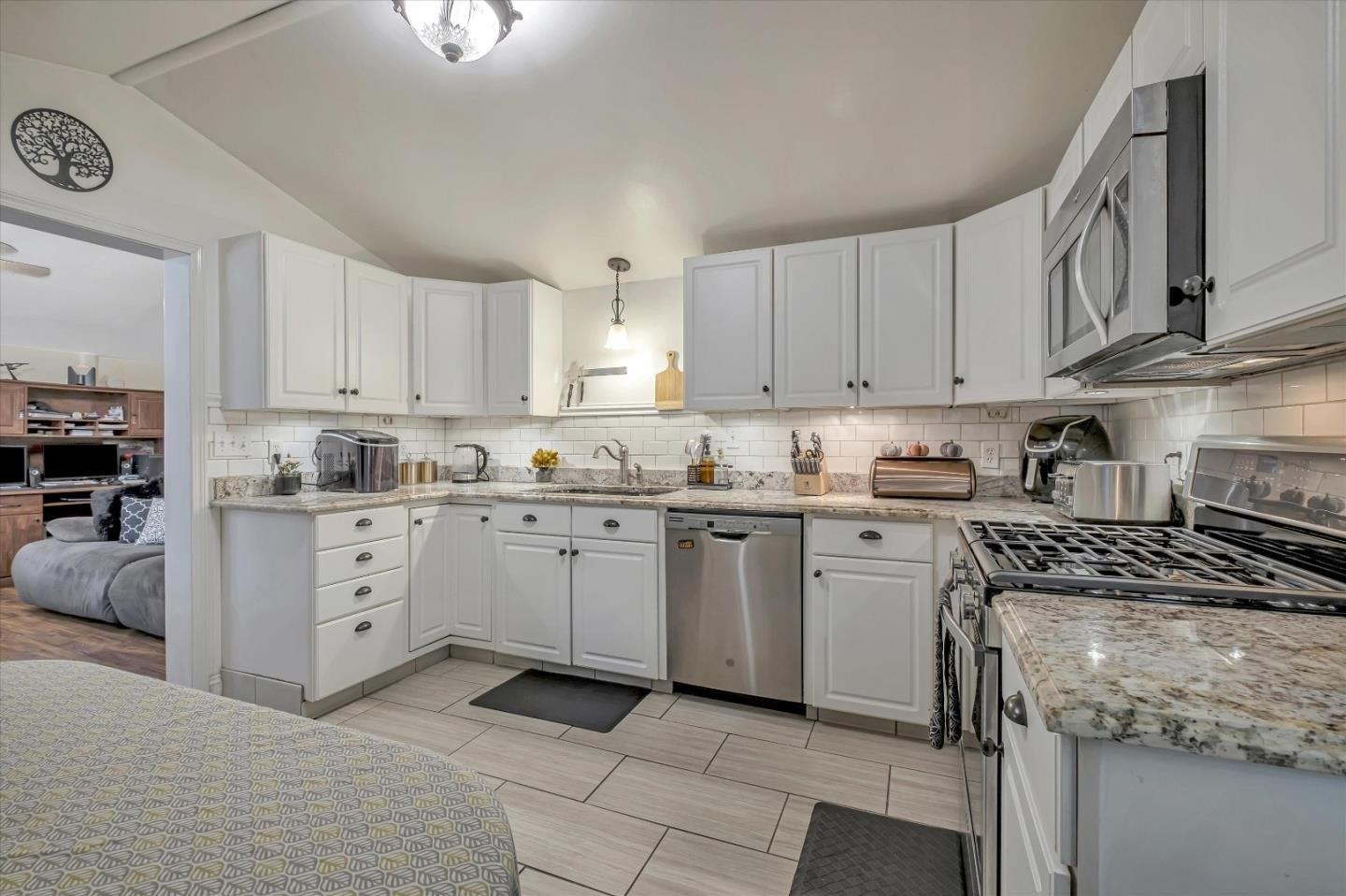 Highway 9, Boulder Creek, CA 95006