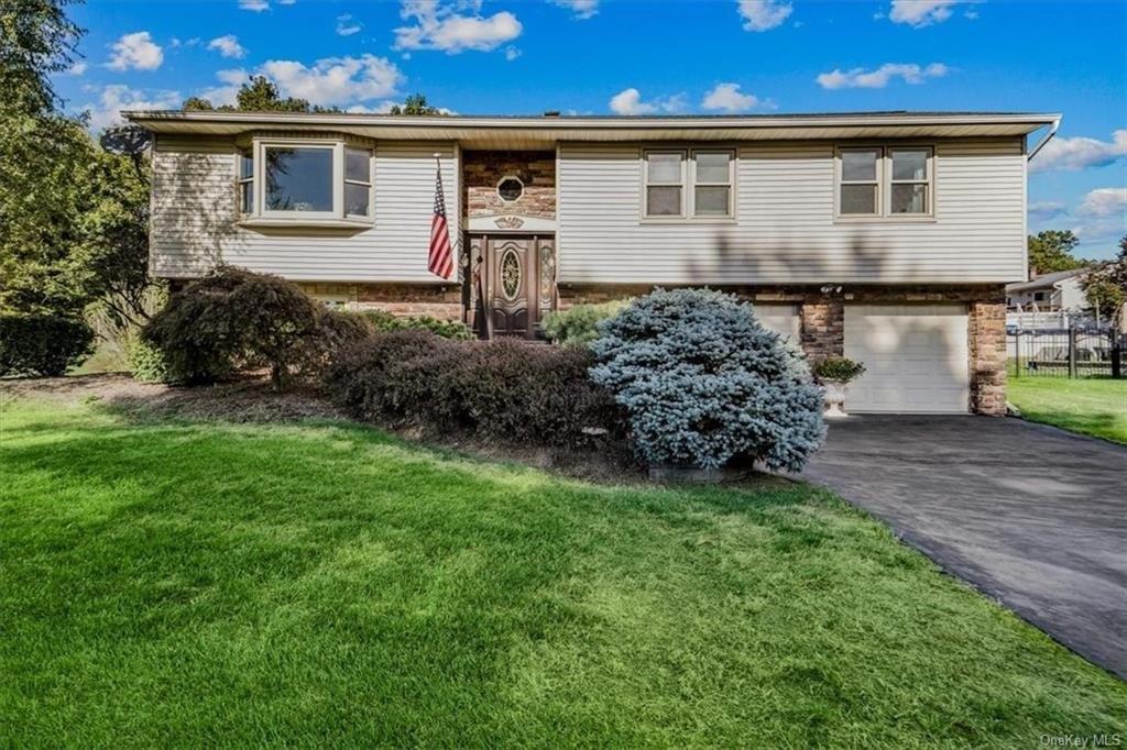 Decker Dr, Washingtonville, NY 10992