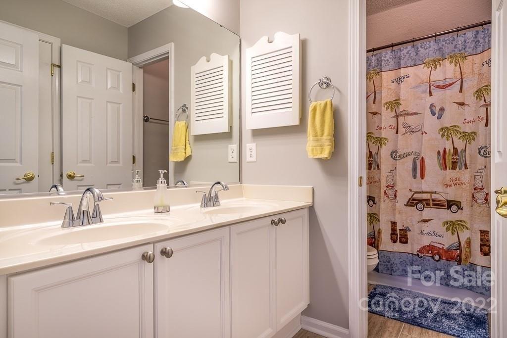 Vantage Point Ln, Huntersville, NC 28078