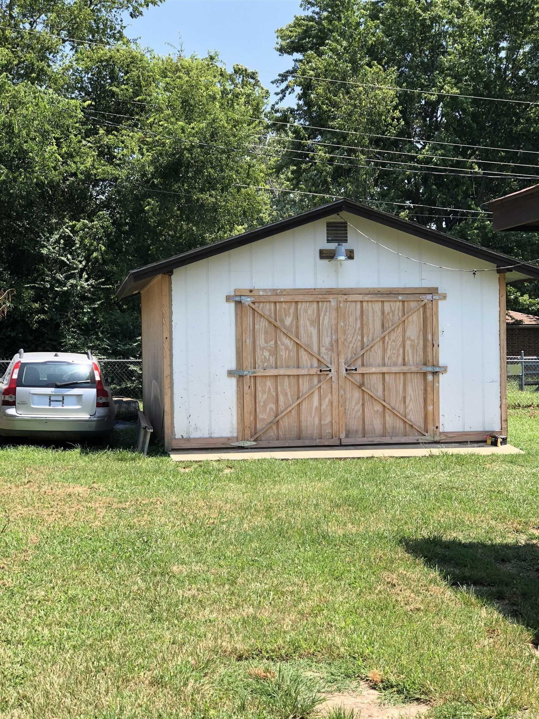 Finks St, Mena, AR 71953