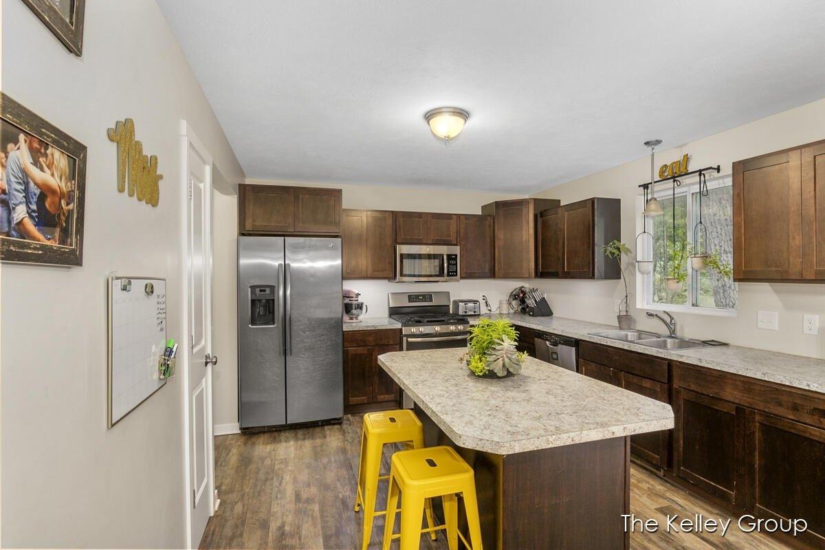Wabasis Ave Ne, Rockford, MI 49341