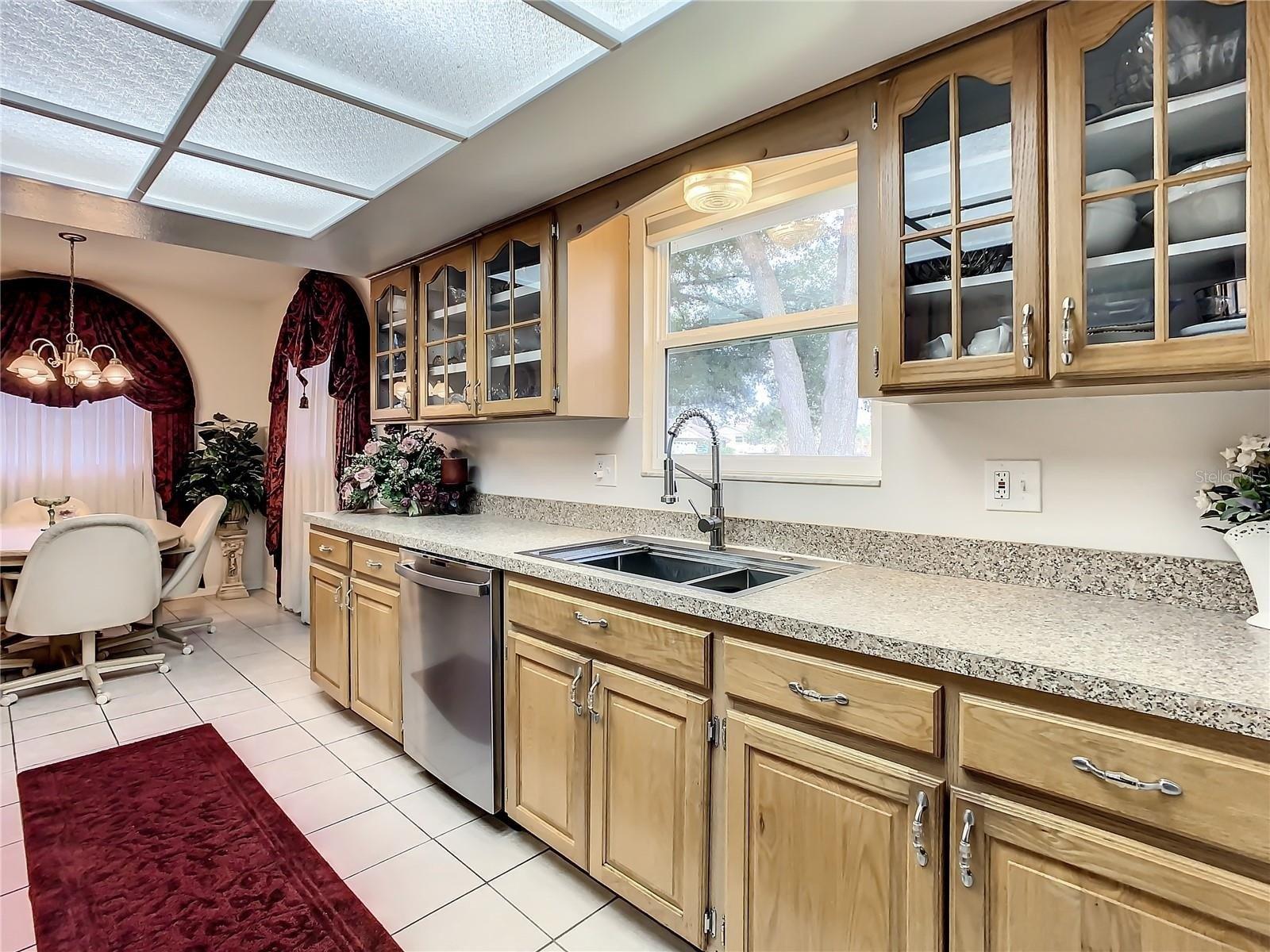 Giant Pl, Seffner, FL 33584