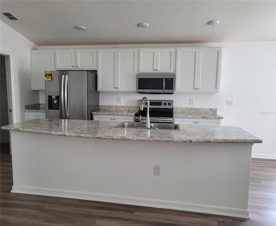 Swan St, Haines City, FL 33844