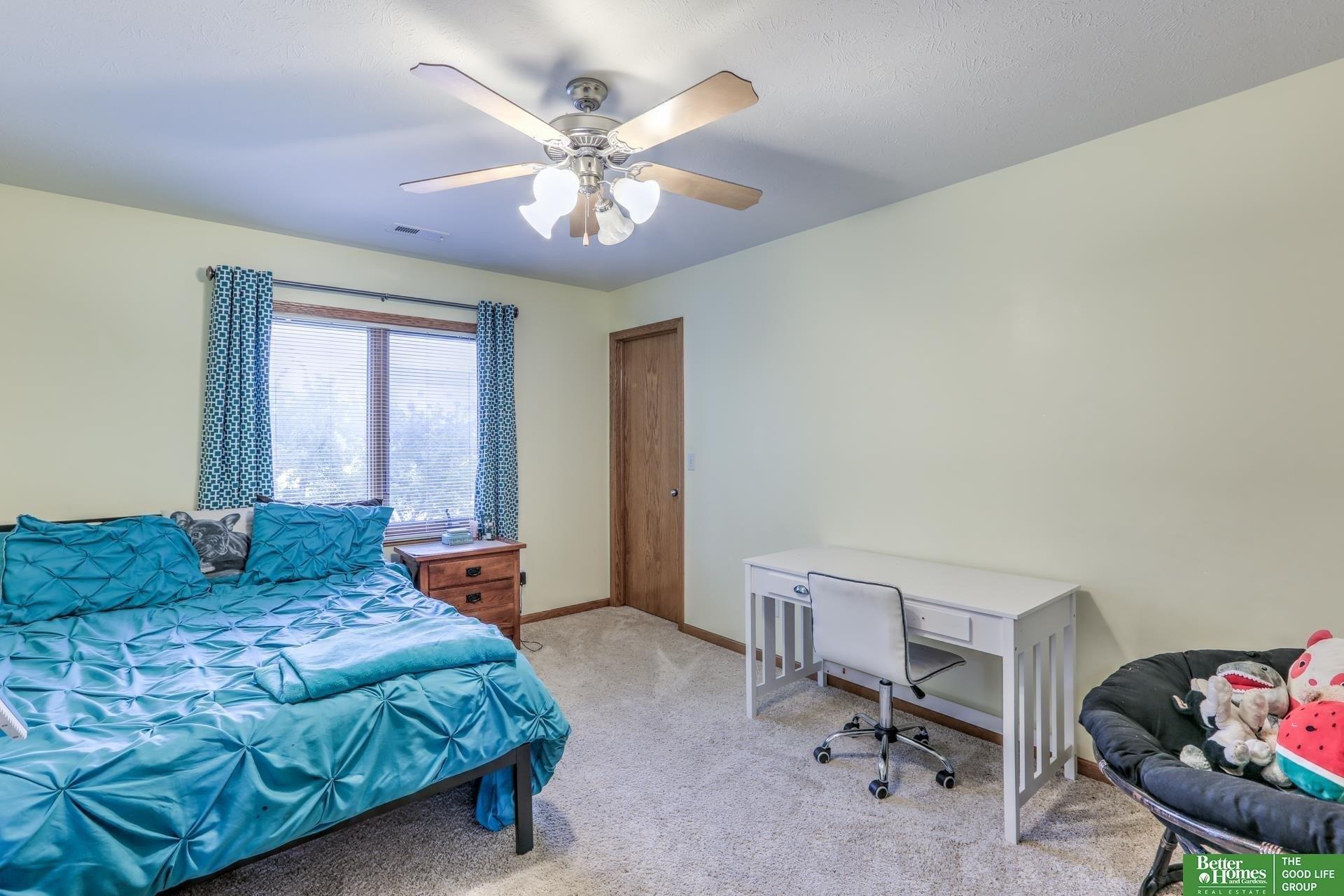 S 192nd Ave, Omaha, NE 68130