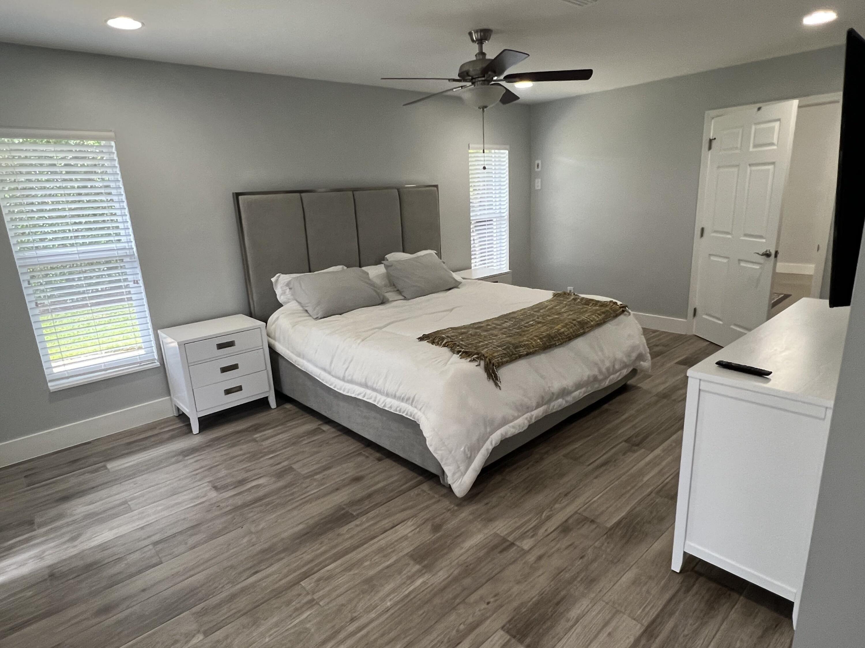 Ne Spanish Trail Ct, Boca Raton, FL 33487