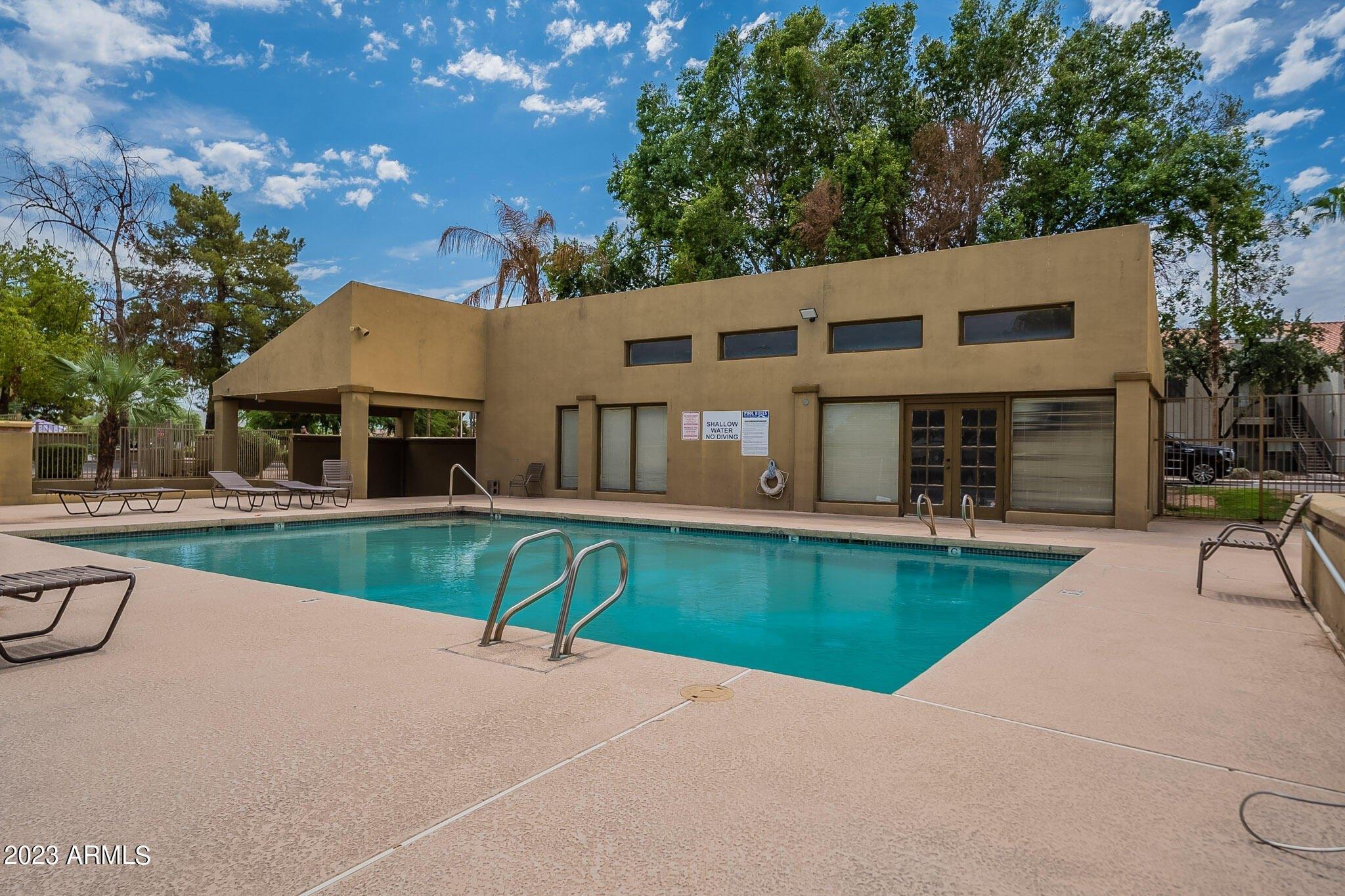 W La Jolla Dr, Tempe, AZ 85282