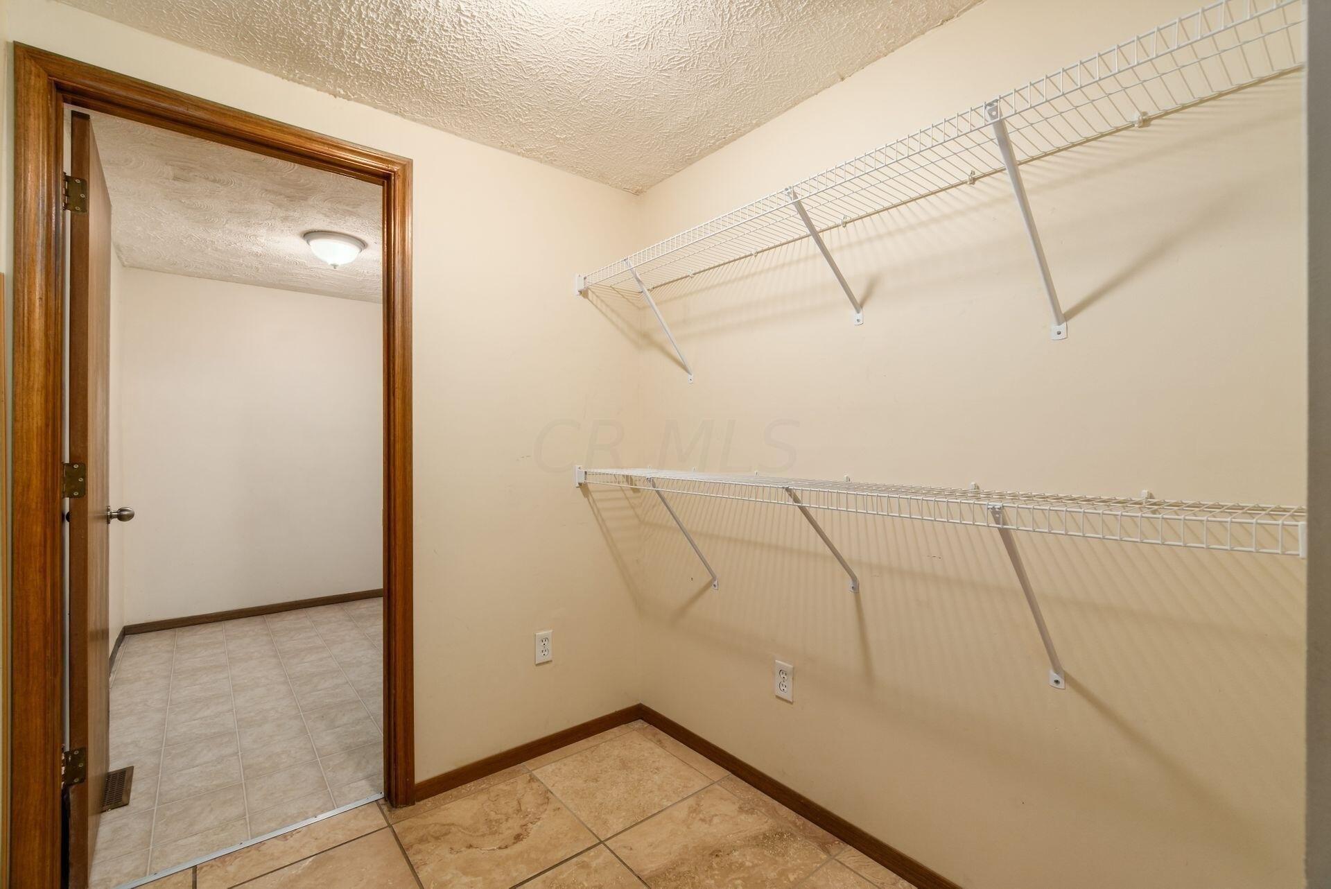 Whitfield Dr, Reynoldsburg, OH 43068
