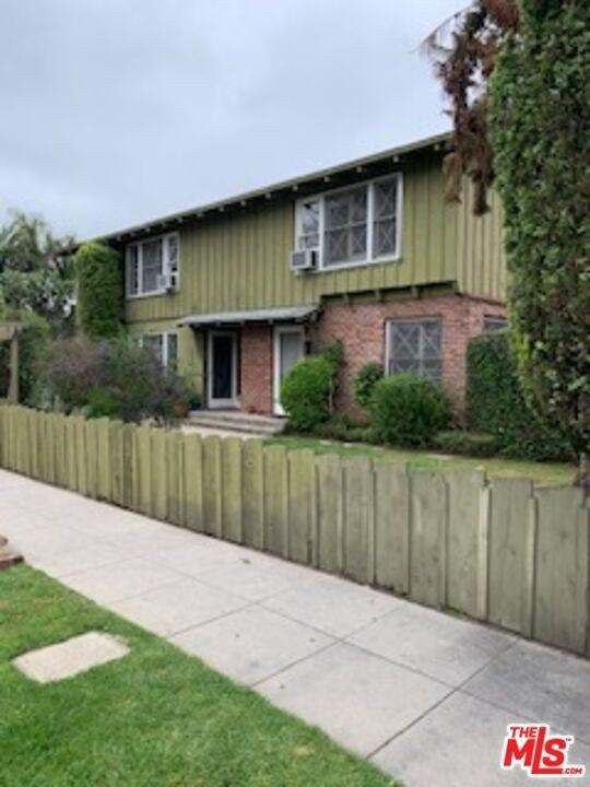 S Barrington Ave, Los Angeles, CA 90064