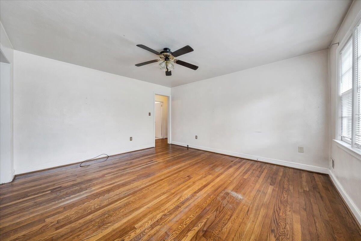 Meadowbrook Rd Nw, Roanoke, VA 24017