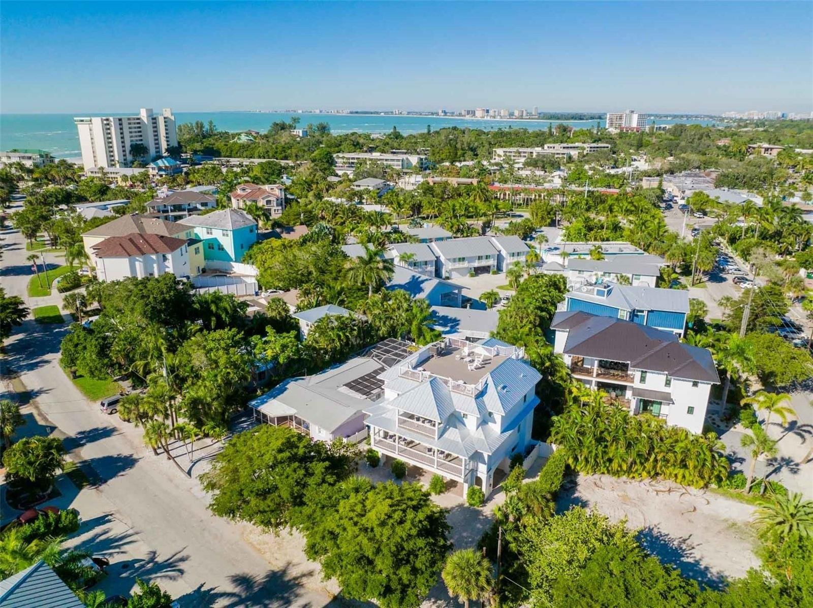 Avenida Veneccia, Sarasota, FL 34242