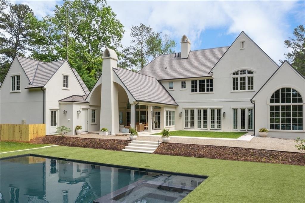 Buckingham Cir Nw, Atlanta, GA 30327