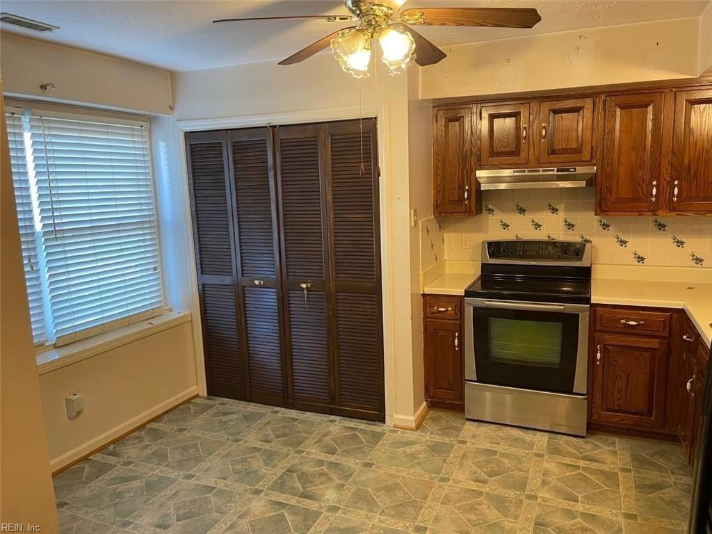 Village Woods Ct, Gloucester, VA 23061