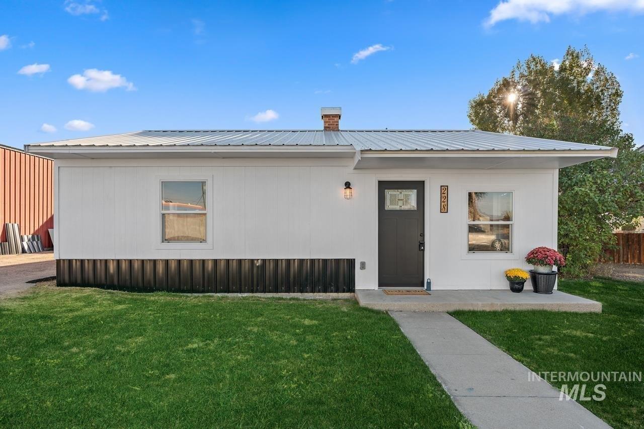 N Venice St, Nampa, ID 83687