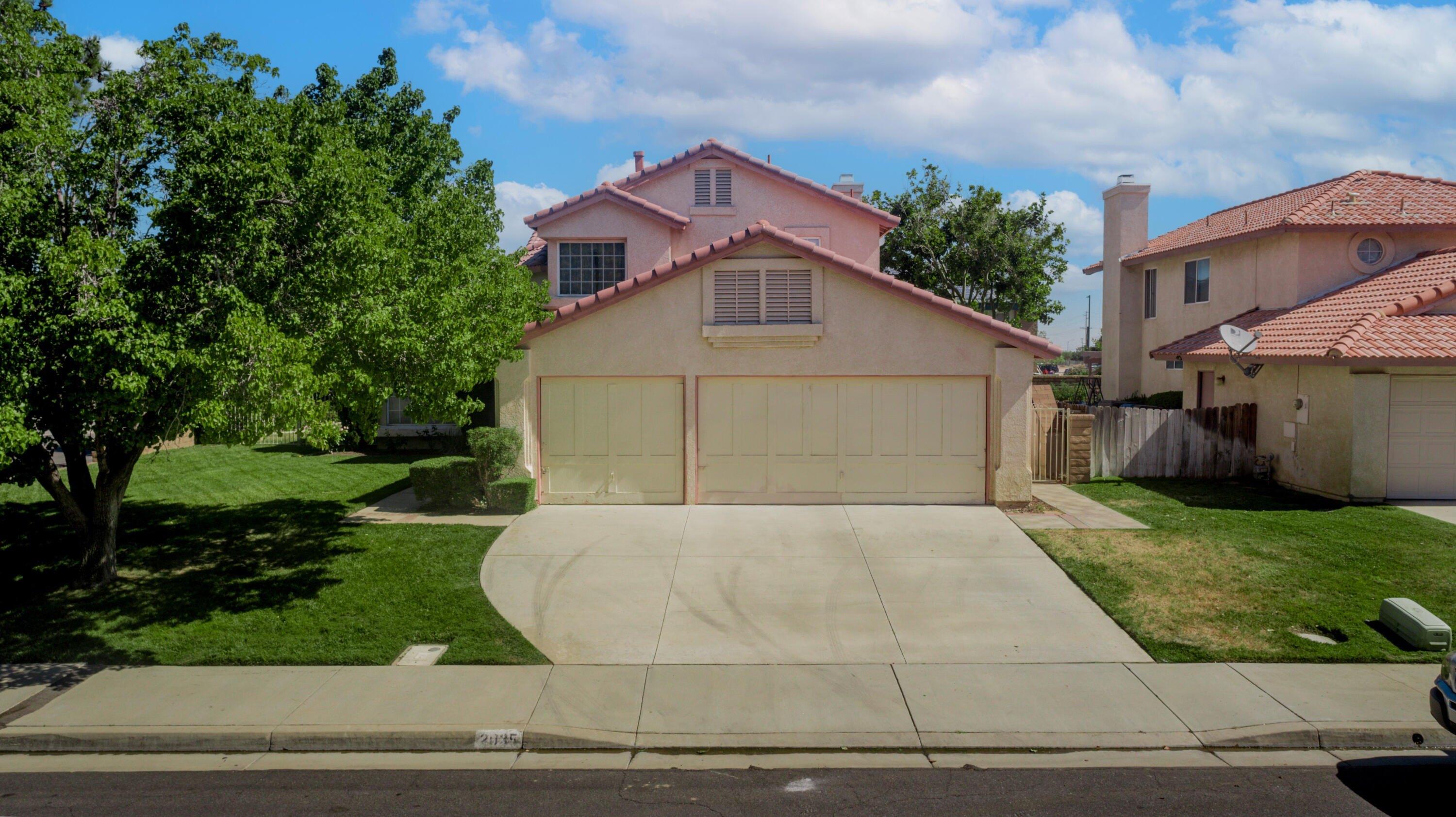 Sandstone Ct, Palmdale, CA 93551