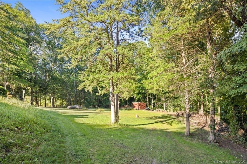 Fairfield Rd, Oxford, CT 06478