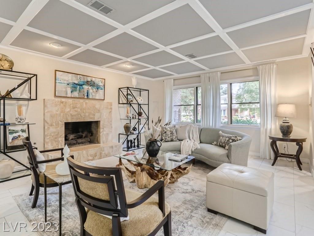 Hummingbird Ln, Henderson, NV 89014