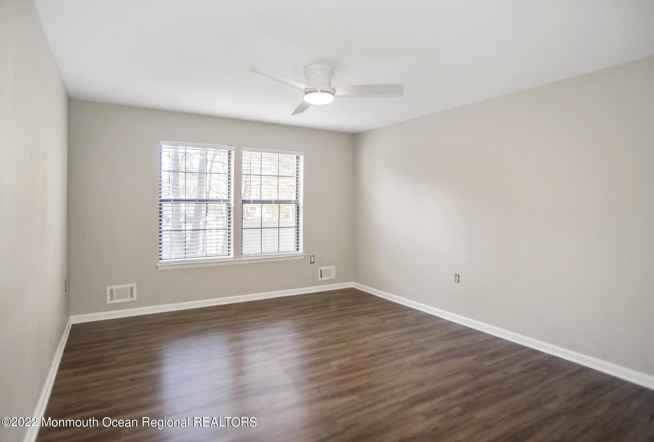 Owls Nest Ct, Jackson, NJ 08527