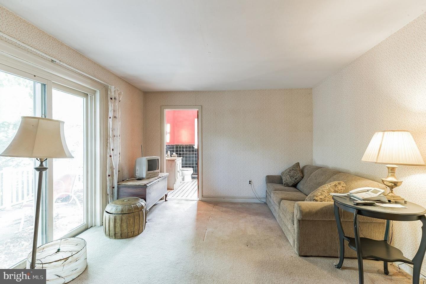 Birch Ln, Paoli, PA 19301