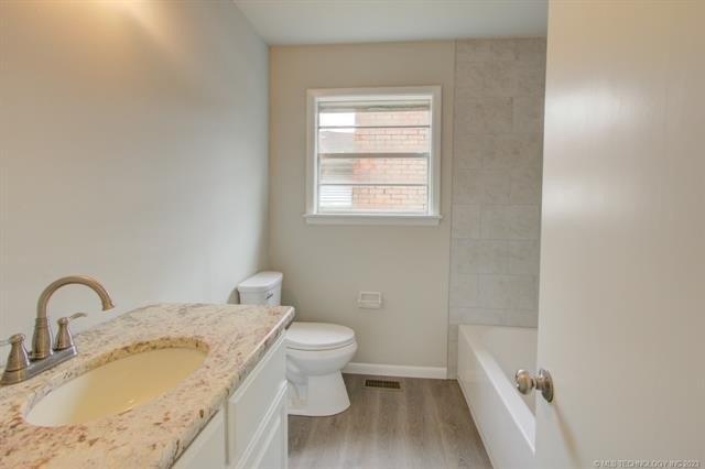 E 24th Pl, Tulsa, OK 74129
