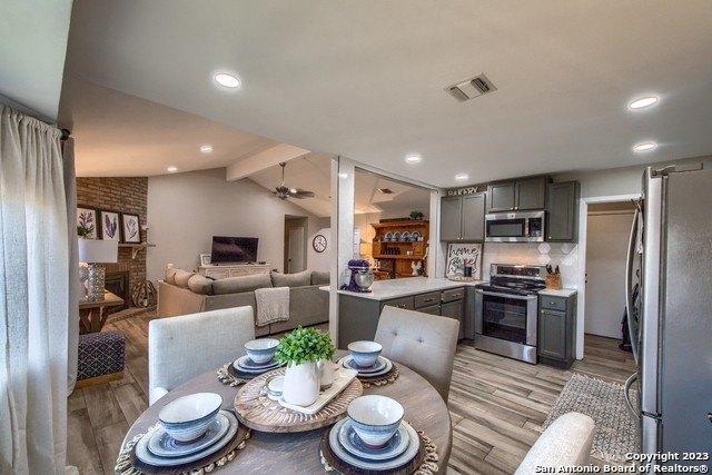 Thatch Dr, San Antonio, TX 78240