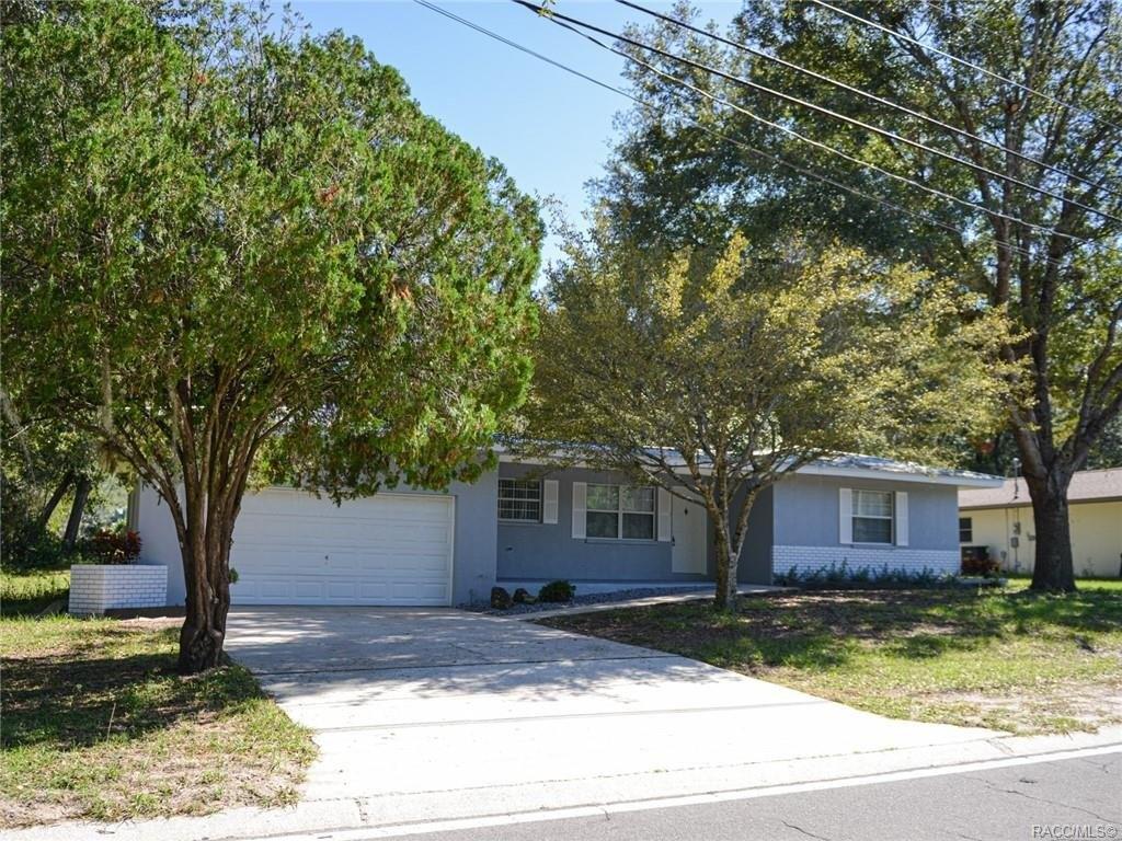 S Highlands Ave, Inverness, FL 34452