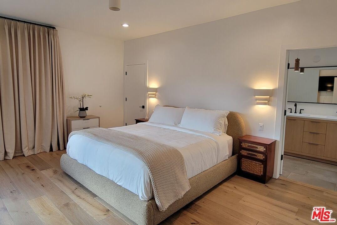 La Punta Dr, Los Angeles, CA 90068