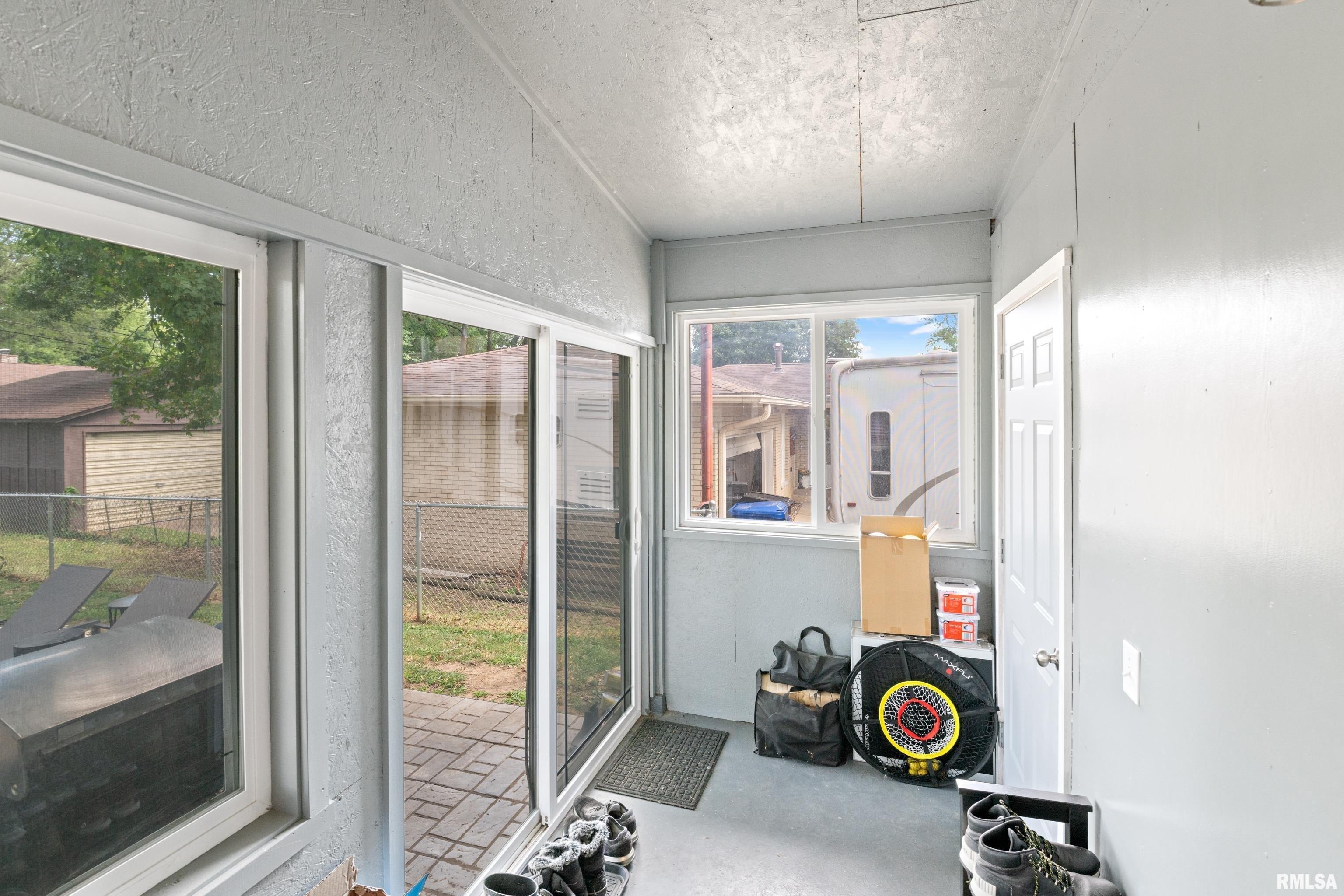 15th St, Moline, IL 61265