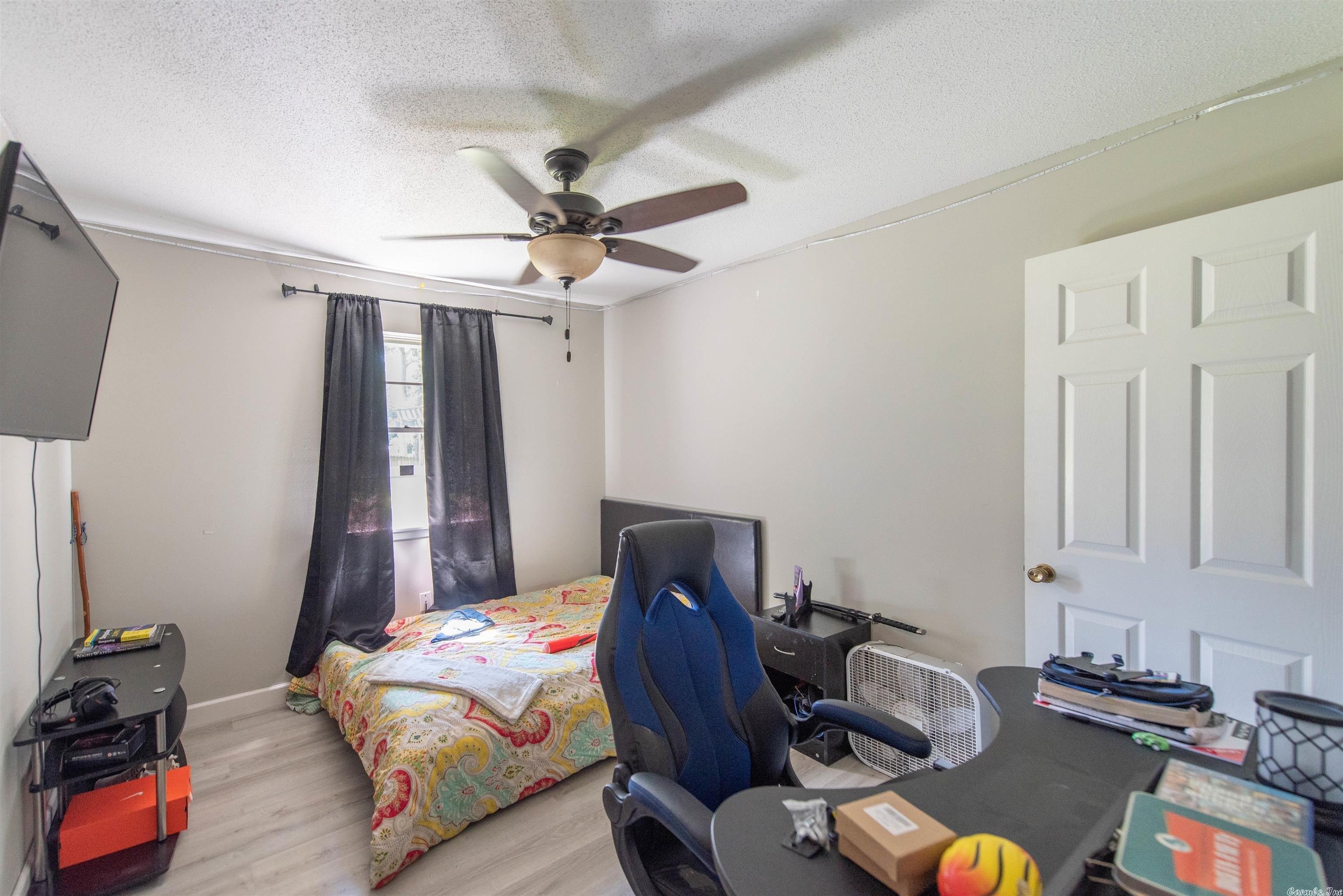 Troy Cir, Benton, AR 72019