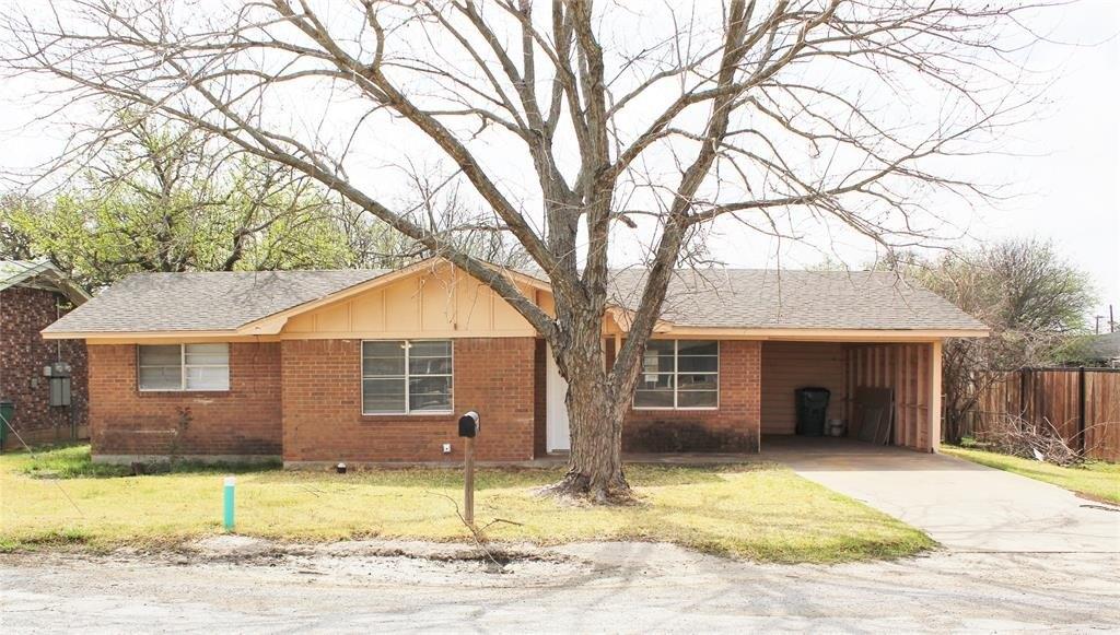 W Cage St, Stephenville, TX 76401