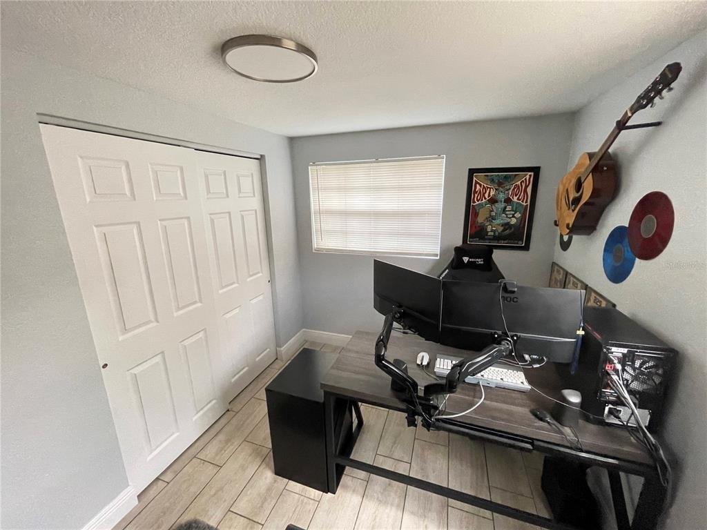E 110th Ave, Tampa, FL 33612
