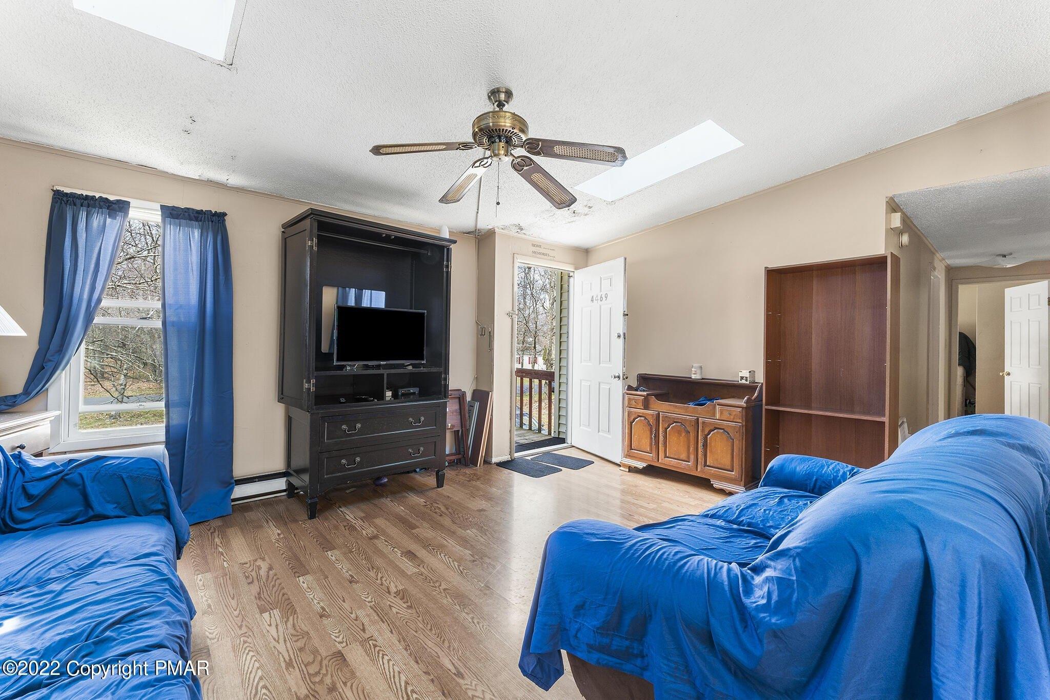 Pine Ridge Dr, Bushkill, PA 18324