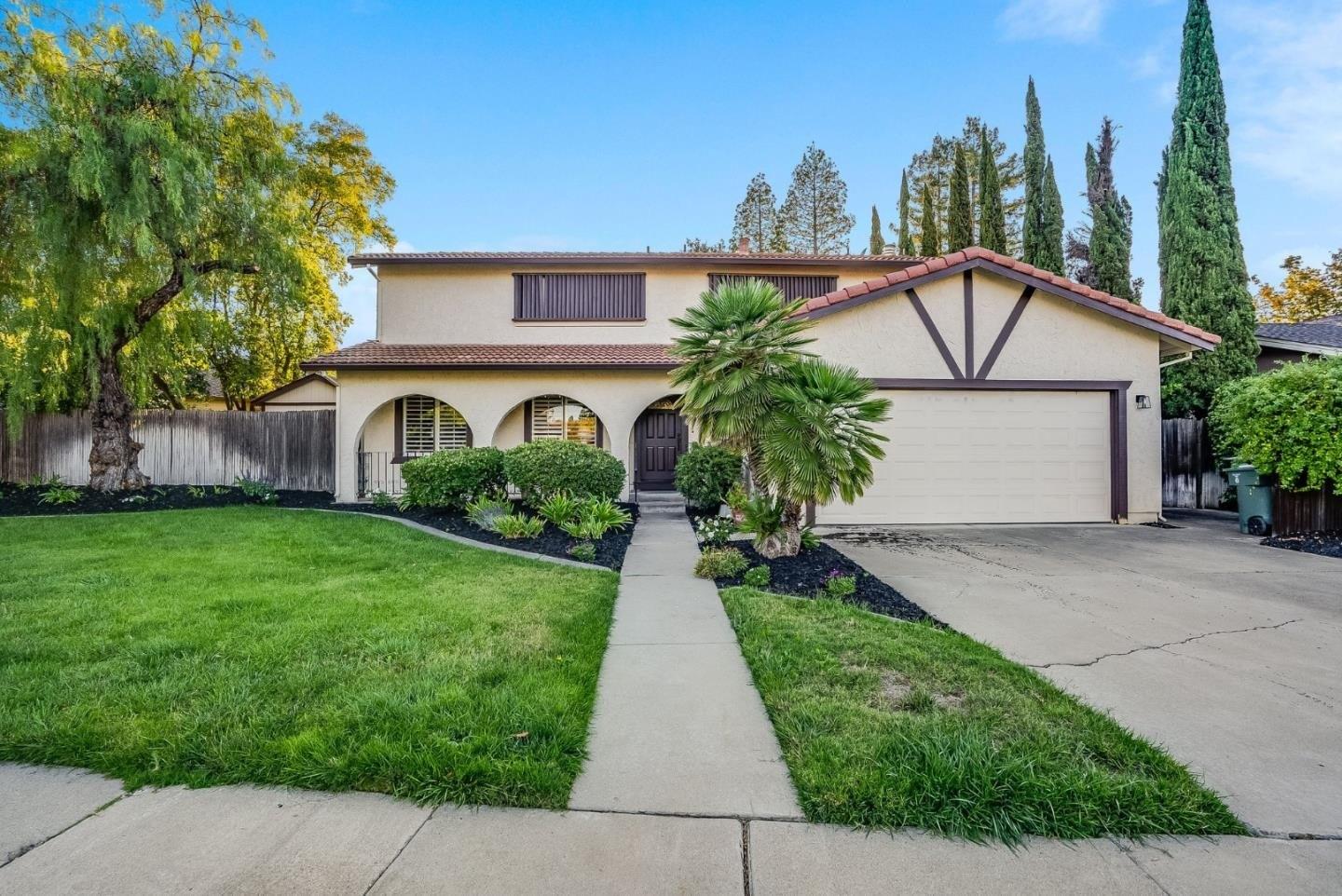 Arlington Dr, Pleasanton, CA 94566