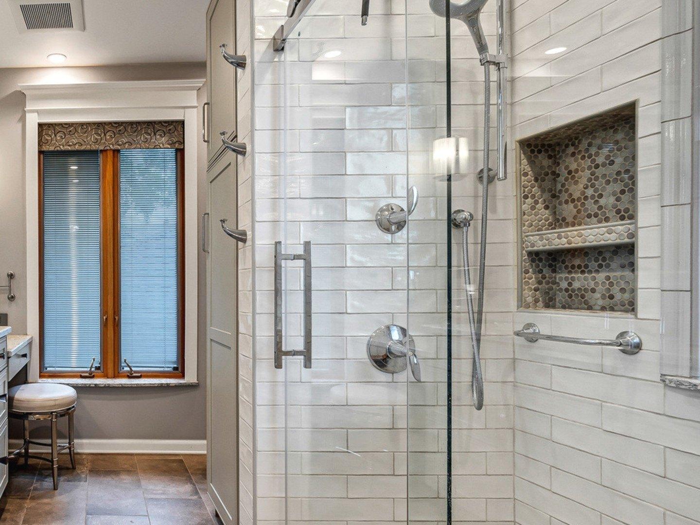 W Sherwin Ave, Chicago, IL 60626