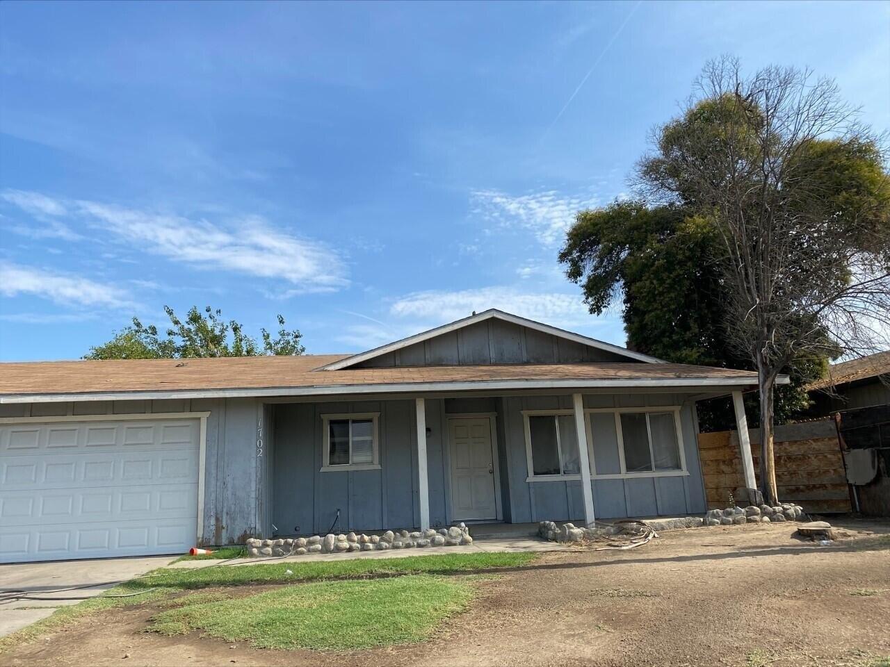 W Elowin Ave, Visalia, CA 93291