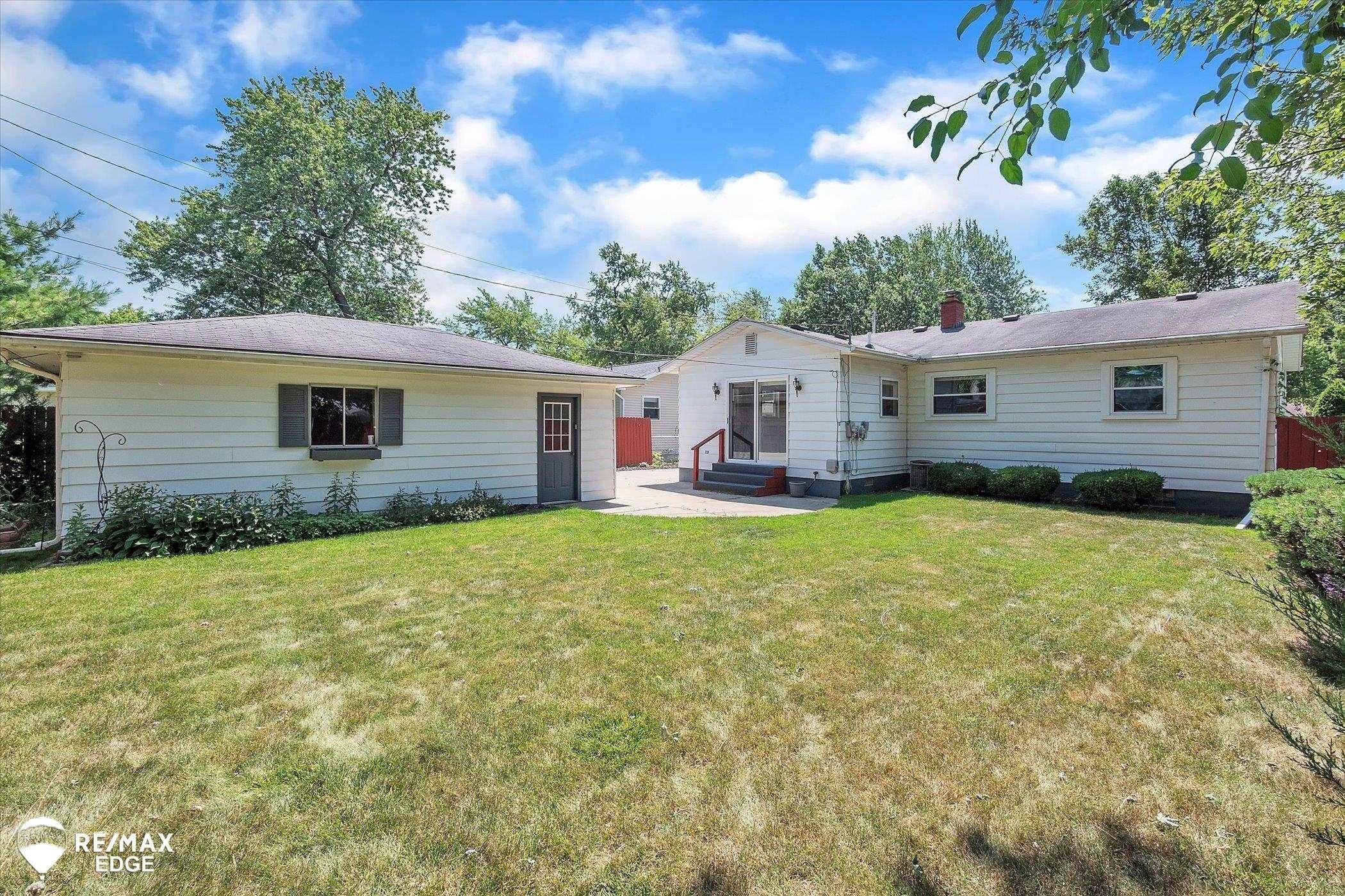 1st St, Lapeer, MI 48446