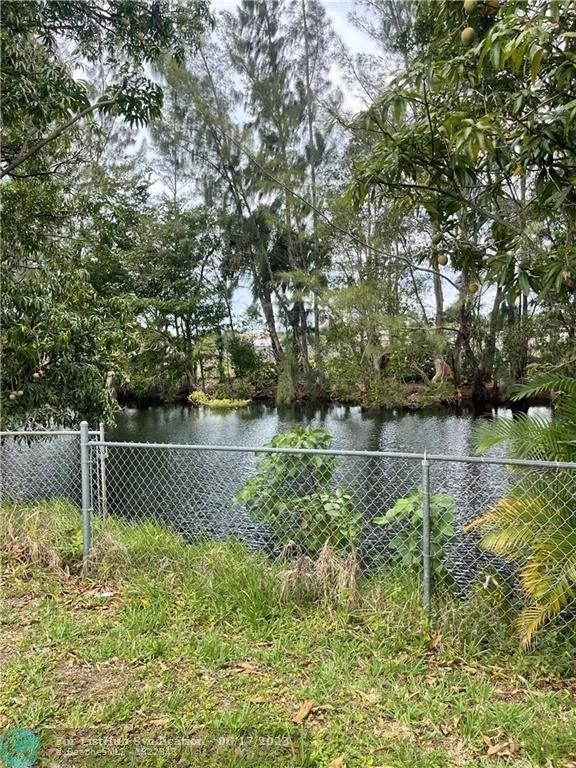 Nw 21st St, Sunrise, FL 33313