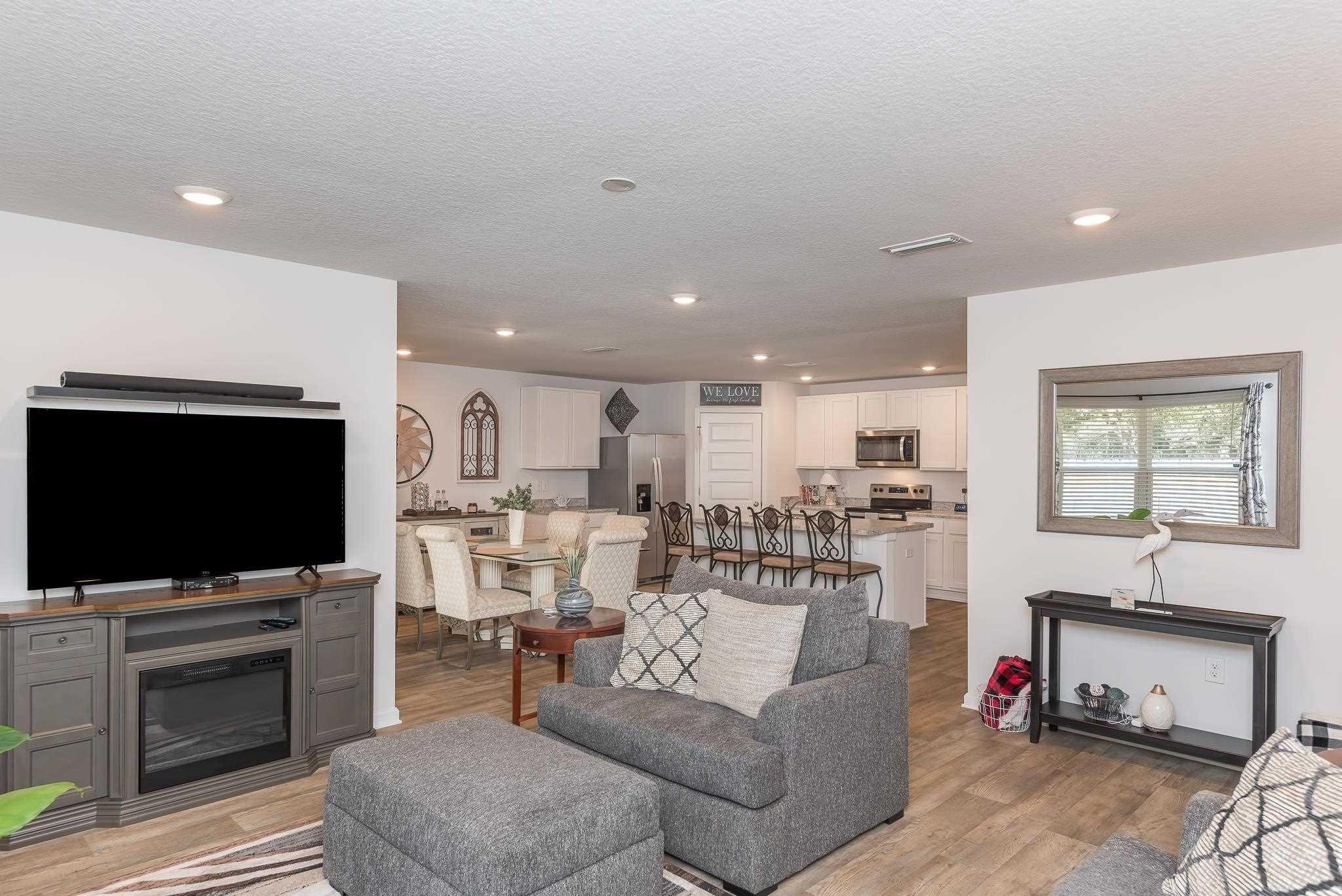 Queens Gate Cir, Pensacola, FL 32506