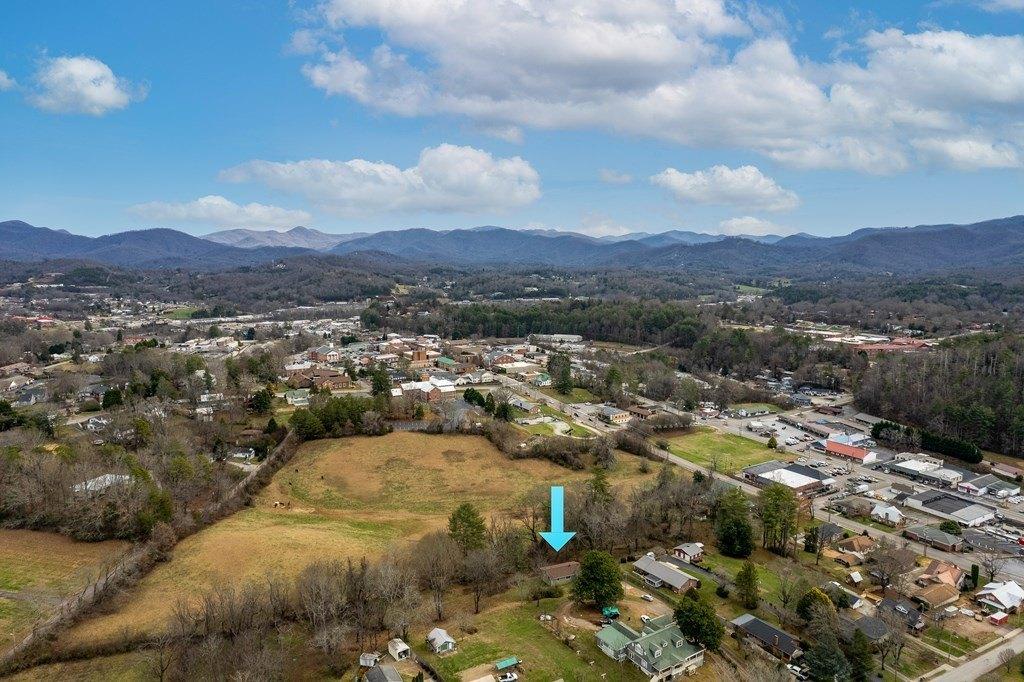 Bidwell St, Franklin, NC 28734