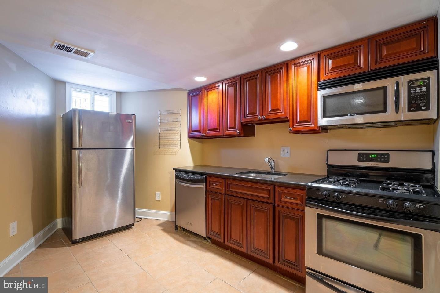 S 22nd St, Philadelphia, PA 19146