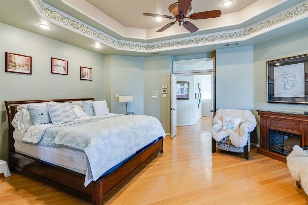 Lakeridge Dr, Grapevine, TX 76051