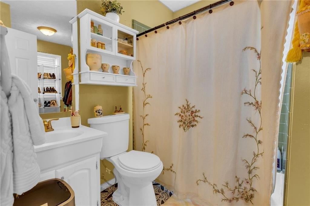 Carter Dr Nw, Lilburn, GA 30047