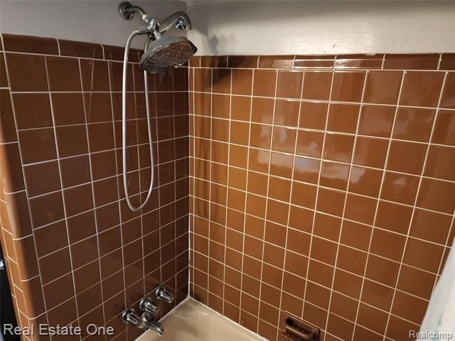 Wood St, Livonia, MI 48154