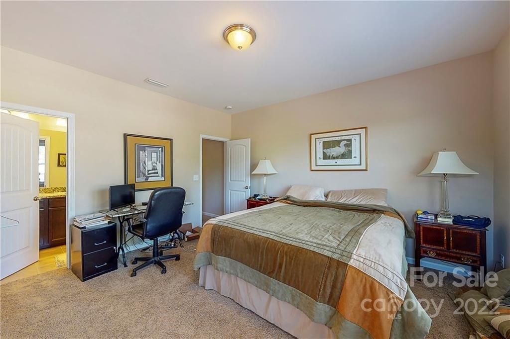 La Crema Dr, Charlotte, NC 28214
