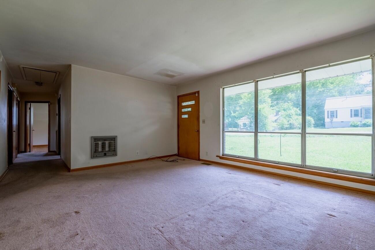 Lakeview Dr, Rossville, GA 30741