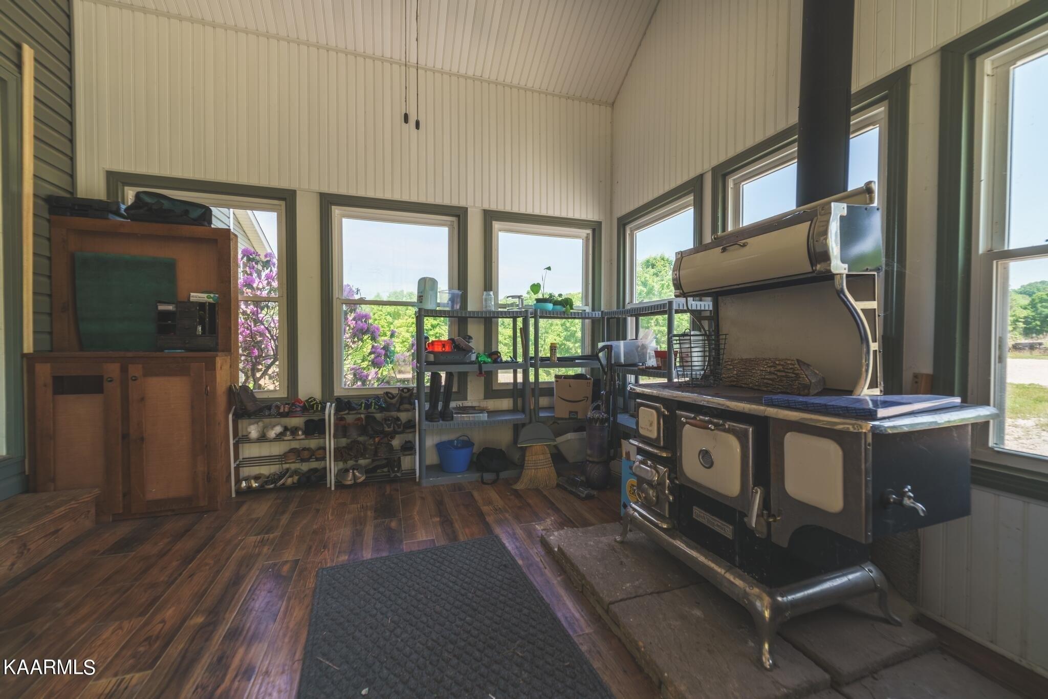 Dockery Dr, Mascot, TN 37806