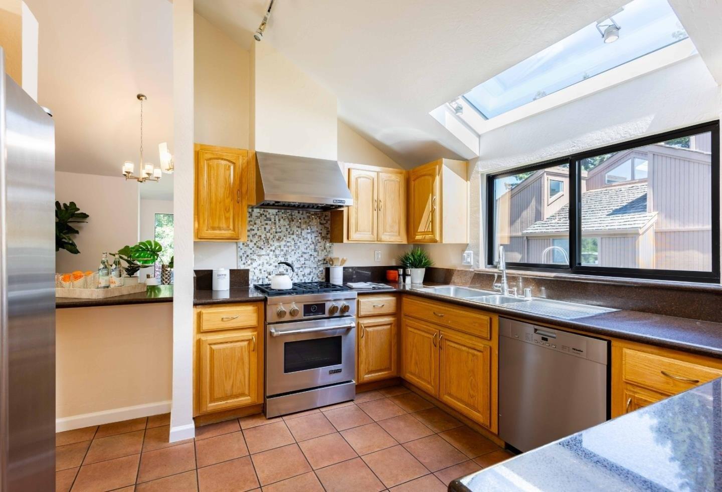 Grant Rd, Mountain View, CA 94040